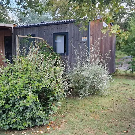 Mobilhome De Charme Au Bord Du Campsite *